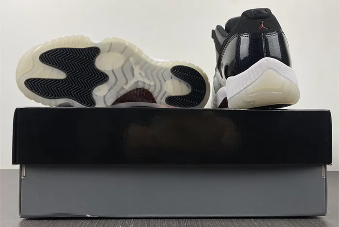 Air Jordan 11 Low 72-10 AV2187-001