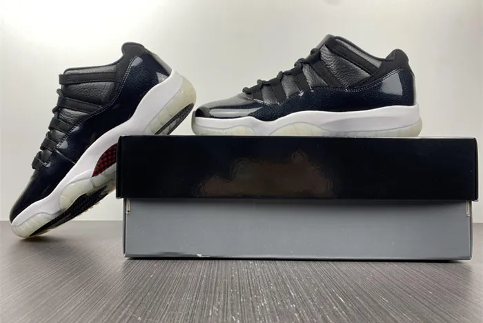 Air Jordan 11 Low 72-10 AV2187-001