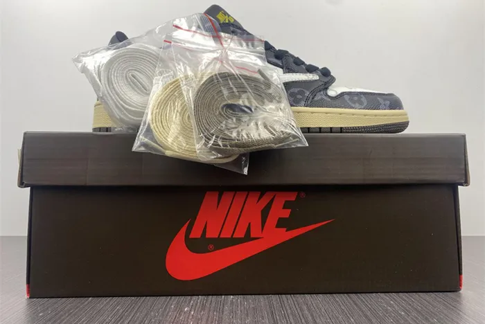 Fragment X Travis Scott X Air Jordan 1 Low LV CM7866-126