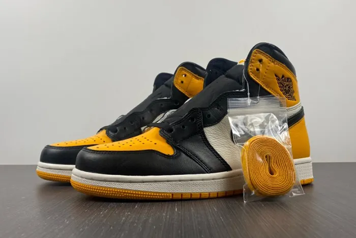 Air Jordan 1 High OG Yellow Toe 555088-711