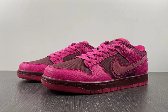 Nike Dunk Low Valentine''s Day DQ9324-600