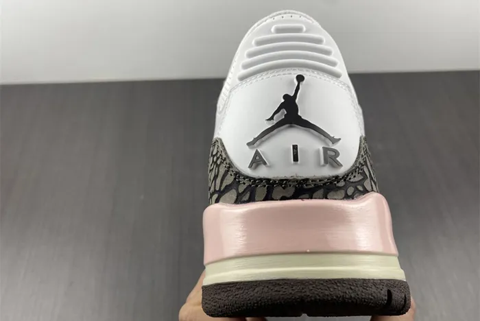 Jordan 3 Retro Neapolitan Dark Mocha CK9246-102