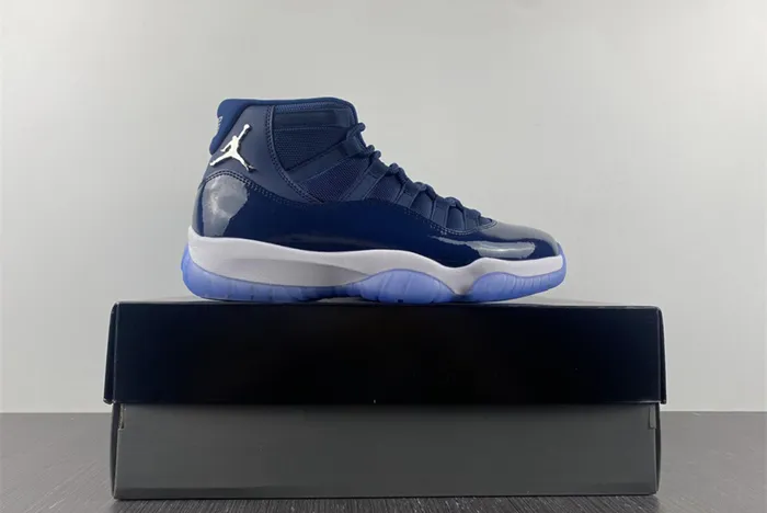 Air Jordan 11 378037-441