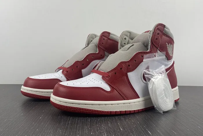 JORDAN 1 HIGH OG NEWSTALGIA CHENILLE DJ4891 061