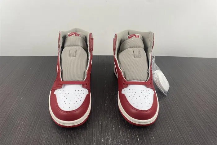 JORDAN 1 HIGH OG NEWSTALGIA CHENILLE DJ4891 061
