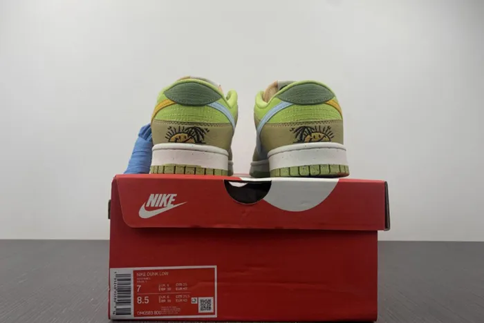 Nike Dunk Low Sun Club - Arctic Orange DM0583-800