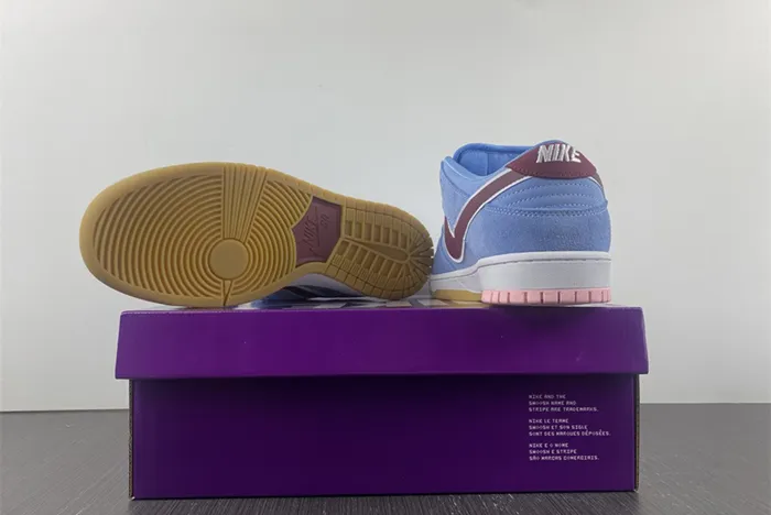 Nike SB Dunk Low Phillies DQ4040-400