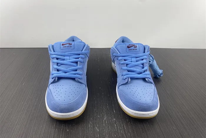 Nike SB Dunk Low Phillies DQ4040-400