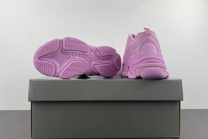 Ba*len*cia*ga triples 524039 w1fc3 9023