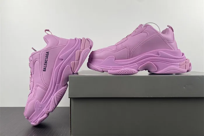 Ba*len*cia*ga triples 524039 w1fc3 9023