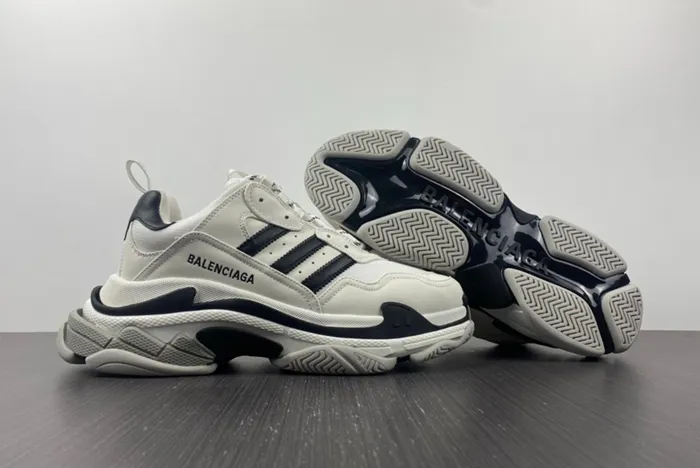 Ba*len*cia*ga triple white black gray