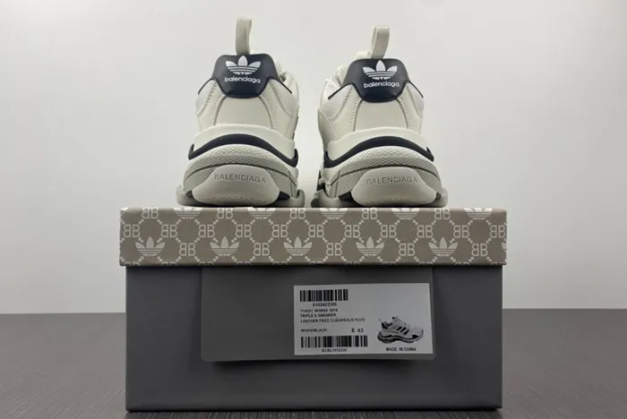 Ba*len*cia*ga triple white black gray