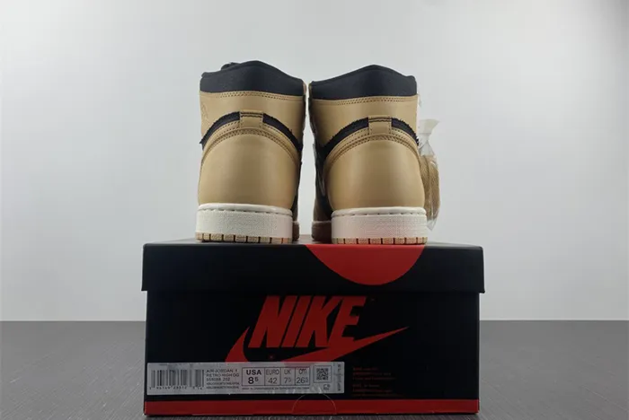 Air Jordan 1 High OG “Heirloom” 555088-202