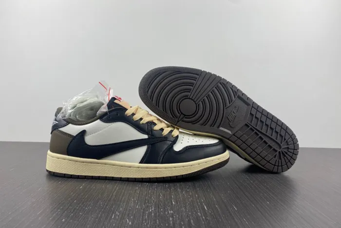 Travis Scott x Air Jordan 1 Low "Dark Mocha" CQ4277-105