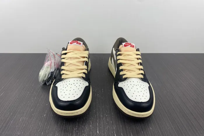 Travis Scott x Air Jordan 1 Low "Dark Mocha" CQ4277-105