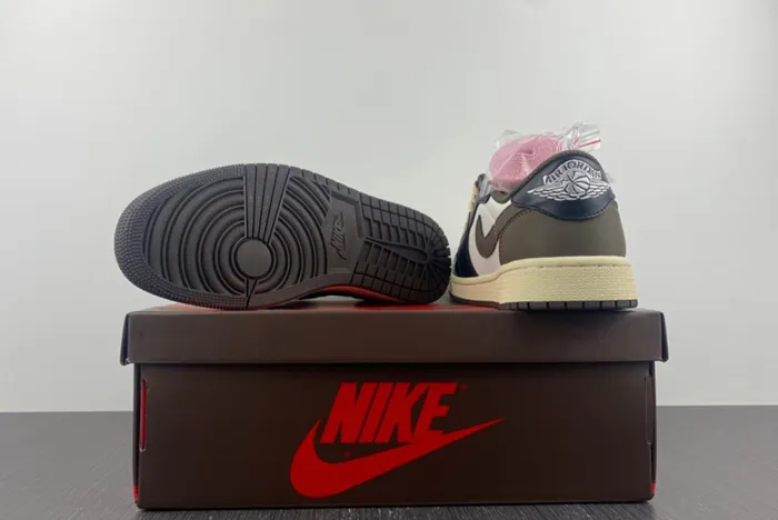 Travis Scott x Air Jordan 1 Low "Dark Mocha" CQ4277-105