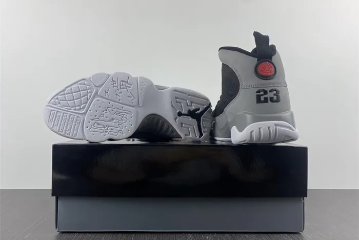 Jordan 9 RetroParticle Grey CT8019-060