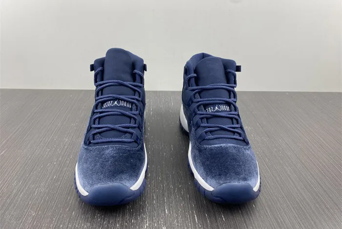 Air Jordan 11 Velvet Midnight Navy AR0715-441