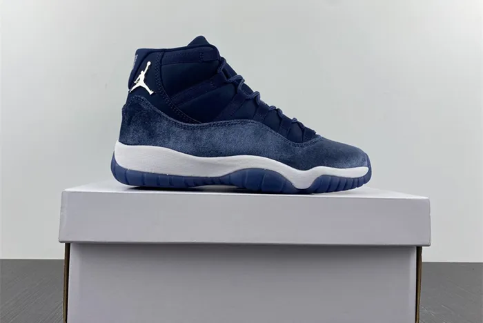 Air Jordan 11 Velvet Midnight Navy AR0715-441