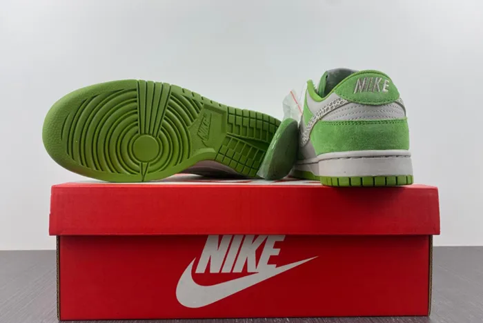 Nike Dunk Low “Safari Swoosh” DR0156-300