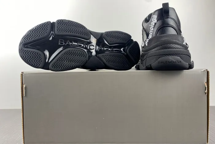 Ba*len*cia*ga triple s black and white 536737 w2fab1090