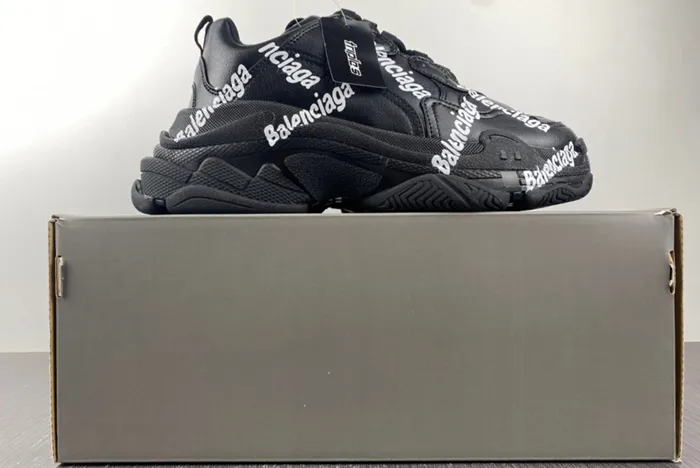 Ba*len*cia*ga triple s black and white 536737 w2fab1090