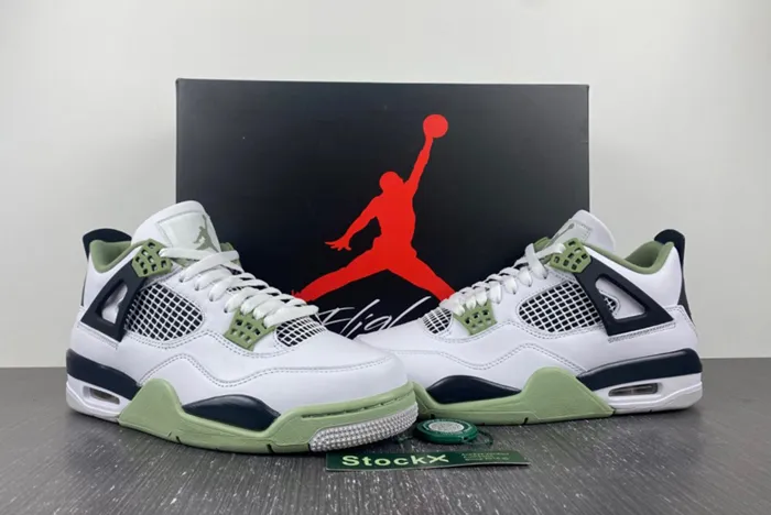 AIR JORDAN 4 RETRO 