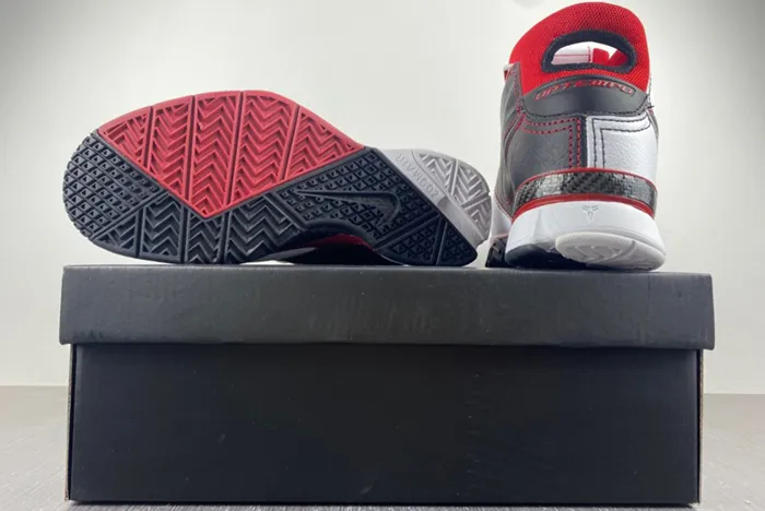 Undefeated x Nike Kobe 1 ZK1 AQ2728-102