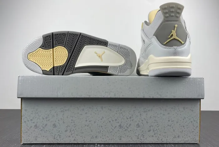 Air Jordan 4 Retro SE Craft Photon Dust/Pale Vanilla DV3742-021