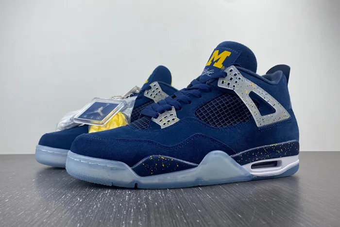 AIR JORDAN 4 RETRO ''MICHIGAN WOLVERINES'' PE AJ4-1036660