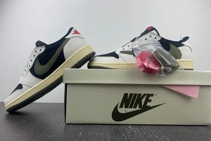 Travis Scott x Air Jordan 1 Low OG Olive DZ4137-106