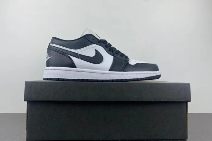 Air Jordan 1 Low Panda DC0774-101