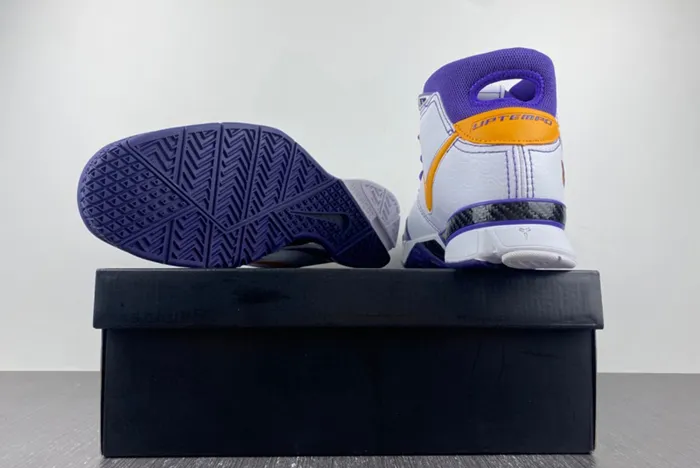 Undefeated x Nike Kobe 1 ZK1 AQ2728-101