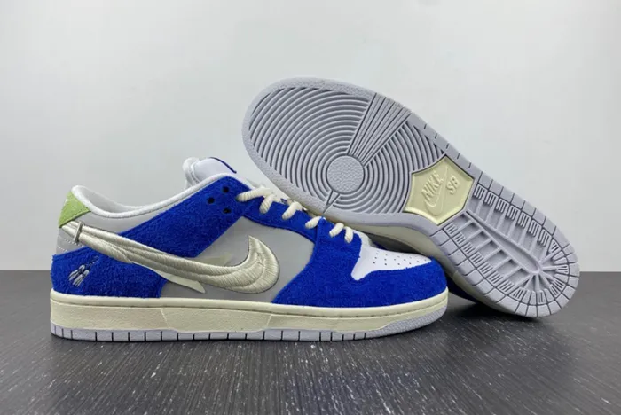 Fly Streetwear x Nike SB Dunk Low DQ5130-400