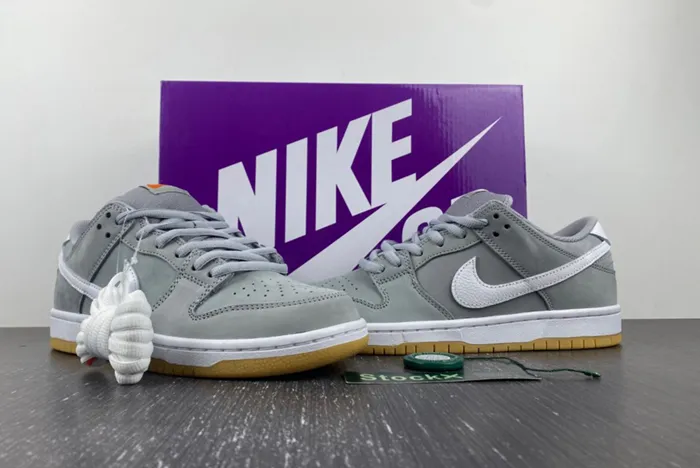 Nike SB Dunk Low Grey Gum DV5464-001