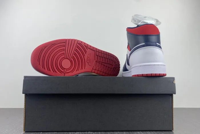 AIR JORDAN 1 MID SE USA 852542-104