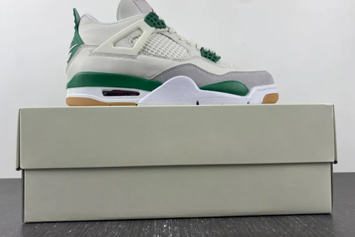 Nike SB x Air Jordan 4 Pine Green DR5415-103