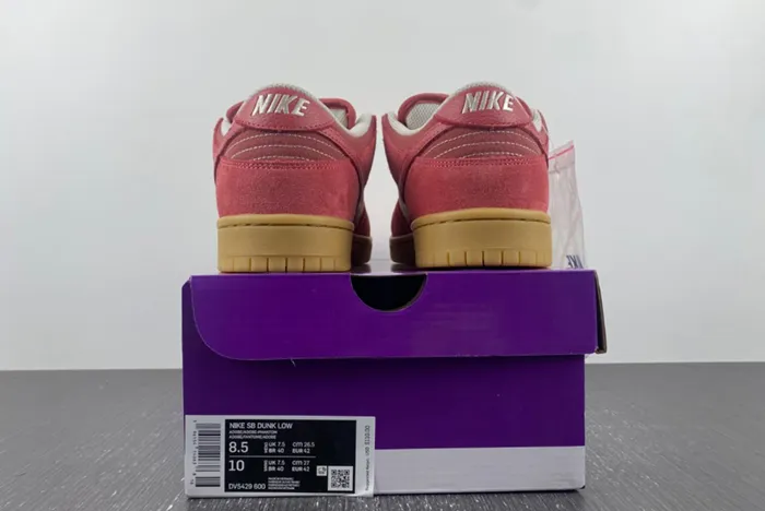 NIKE SB DUNK LOW RED GUM DV5429-600