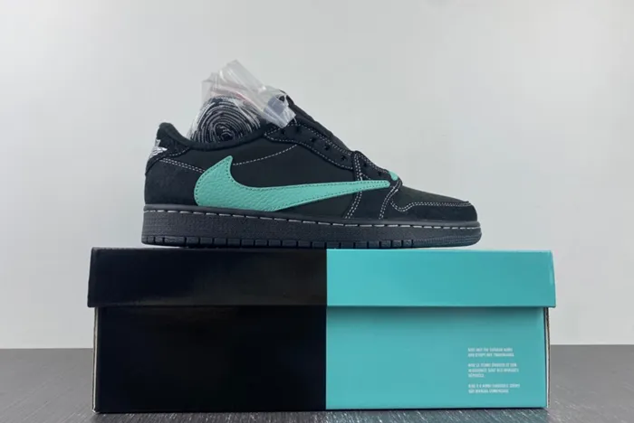 Travis Scott x Air Jordan 1 Low OG DM7866-311