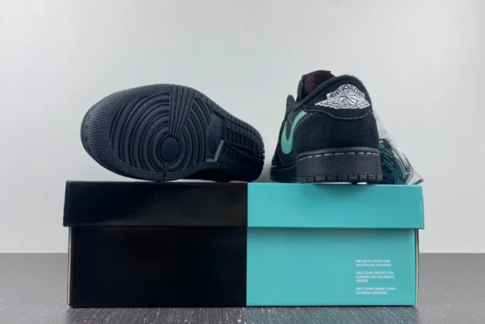Travis Scott x Air Jordan 1 Low OG DM7866-311