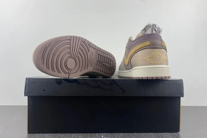 Air Jordan 1 Low SE Craft DN1635-200