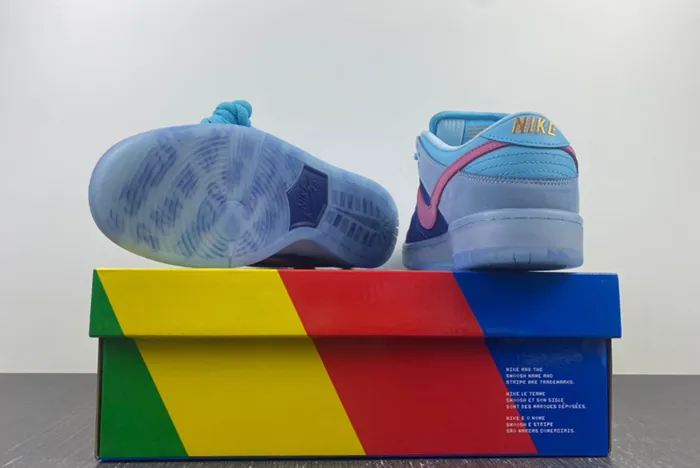 5K1 Run The Jewels x Nike SB Dunk Low DO9404-400