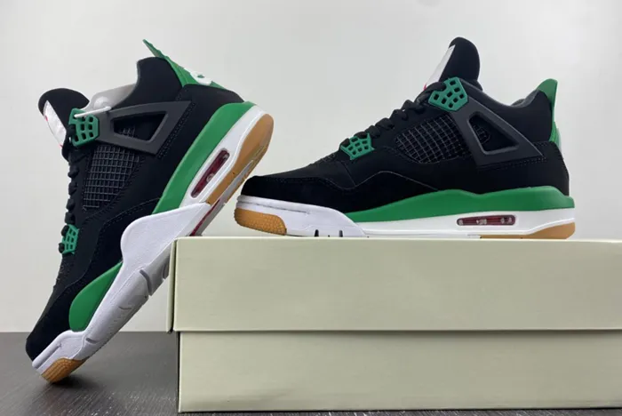 Nike SB x Air Jordan 4 DR5415-030