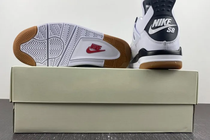 Nike SB x Air Jordan 4 DR5415-100