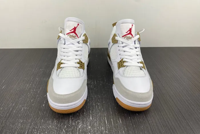 Nike SB x Air Jordan 4 DR5415-120