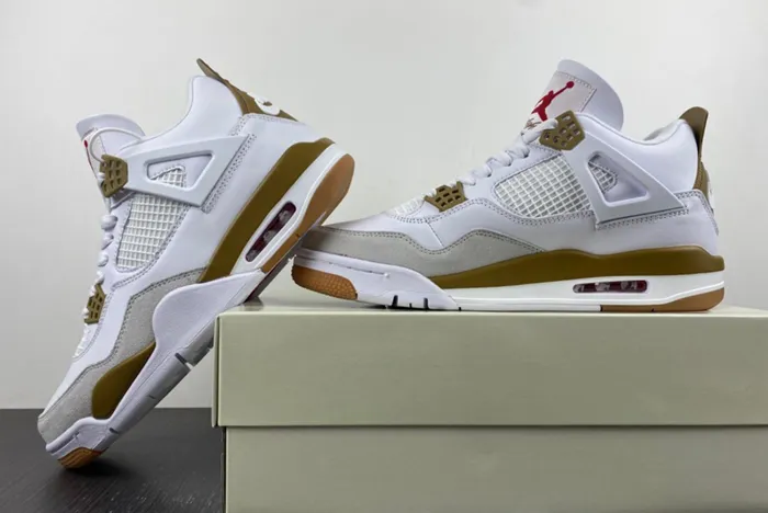 Nike SB x Air Jordan 4 DR5415-120