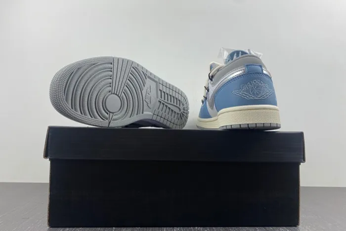 Air Jordan 1 Low Blue Grey Silver 553558-053