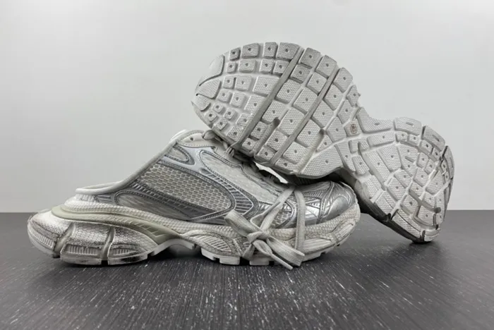 Ba*len*cia*ga track sandles gray