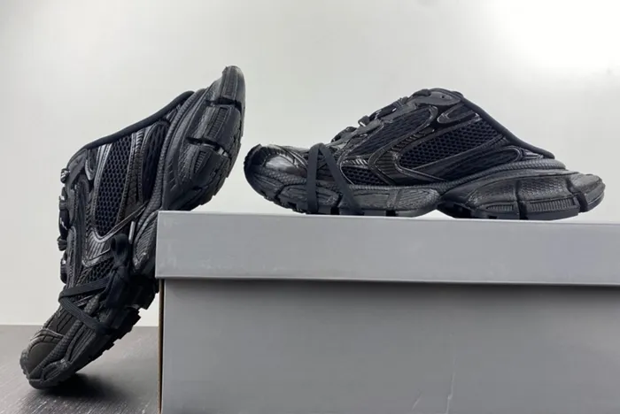 Ba*len*cia*ga track sandles black