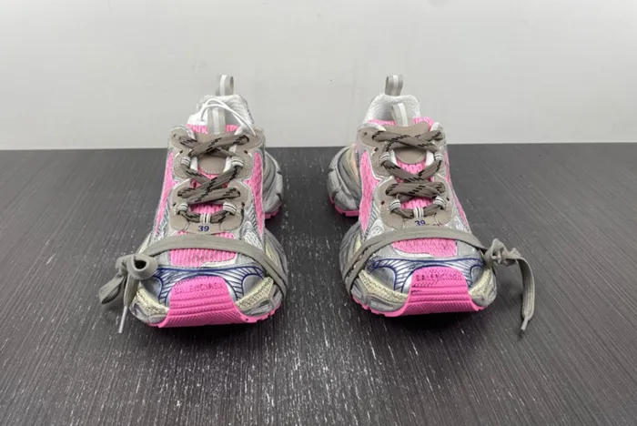 Ba*len*cia*ga triple s734731 w3xl5 9050